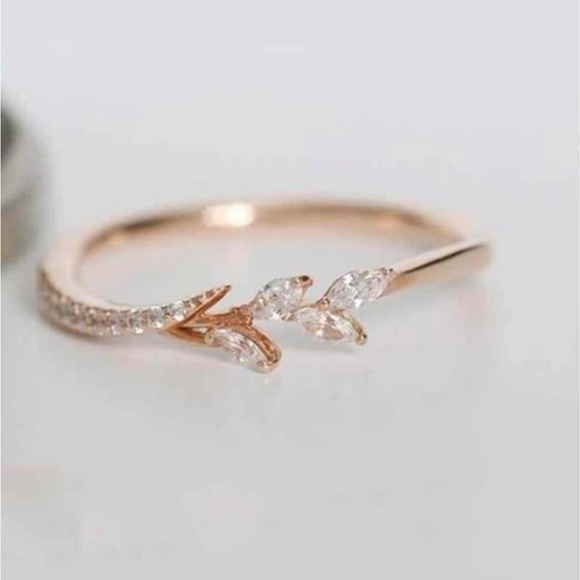 ROSE GOLD LEAF RING - Picture 3 of 4